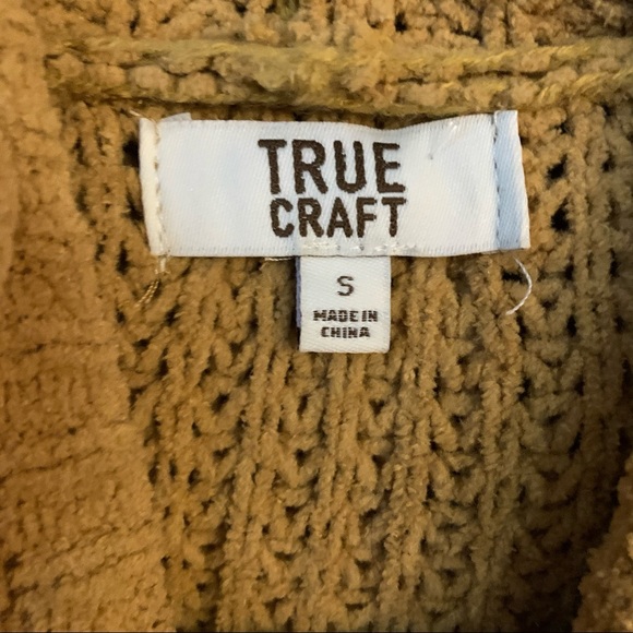True Craft small chenille oversized hooded sweater - Picture 5 of 7
